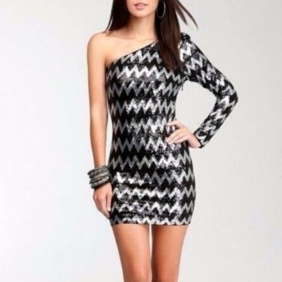 Bebe Silver Black Chevron Sequin One Shoulder Bodycon Cocktail Dress Size XS - Picture 1 of 9